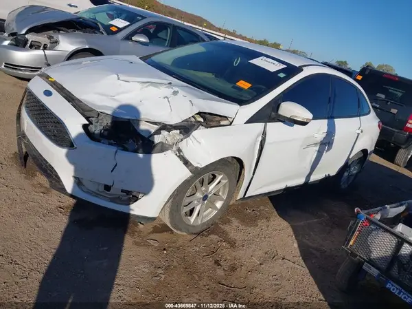 1FADP3F23HL266815 2017 FORD FOCUS - Image 2