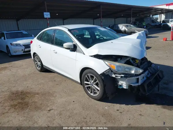 1FADP3F23HL296395 2017 FORD FOCUS - Image 1