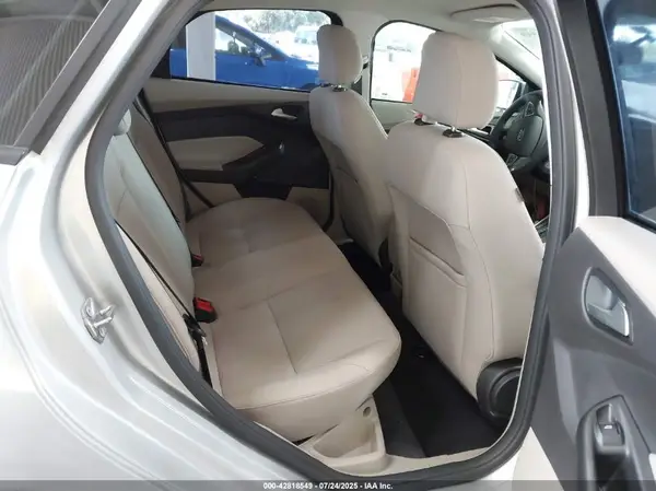 1FADP3F23HL323000 2017 FORD FOCUS - Image 8