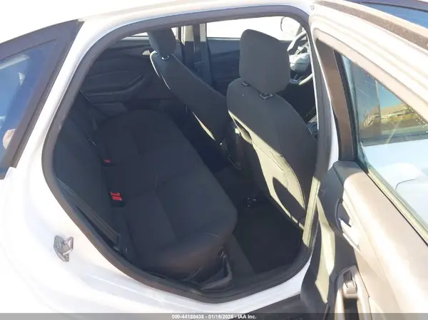 1FADP3F23HL329718 2017 FORD FOCUS - Image 8