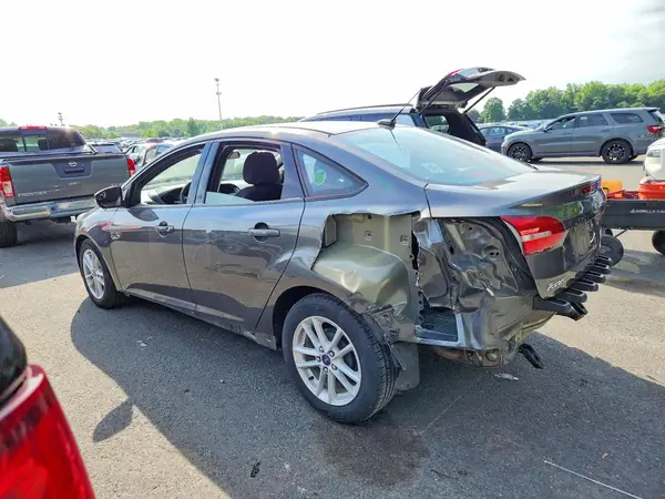1FADP3F23JL233996 2018 FORD FOCUS - Image 2