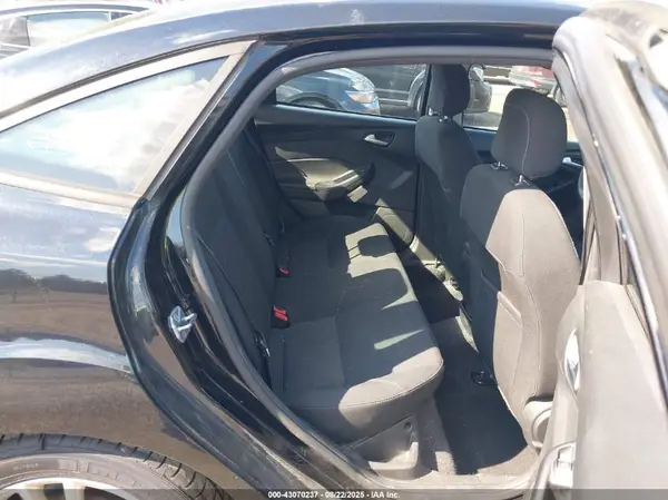 1FADP3F23JL239815 2018 FORD FOCUS - Image 8
