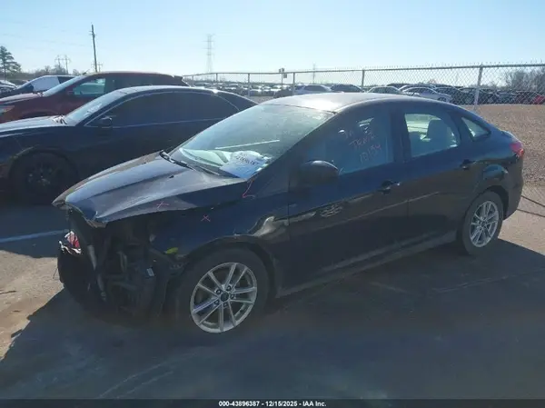 1FADP3F23JL252709 2018 FORD FOCUS - Image 2