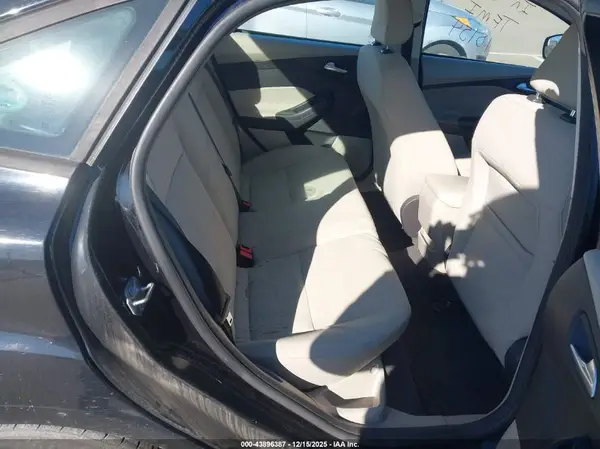 1FADP3F23JL252709 2018 FORD FOCUS - Image 8