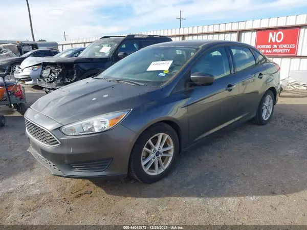 1FADP3F23JL303044 2018 FORD FOCUS - Image 2