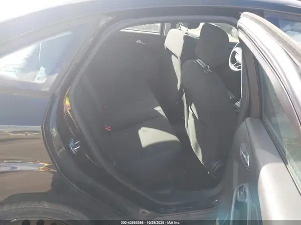 1FADP3F23JL321060 2018 FORD FOCUS - Image 8