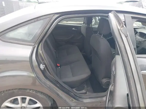1FADP3F23JL321768 2018 FORD FOCUS - Image 8