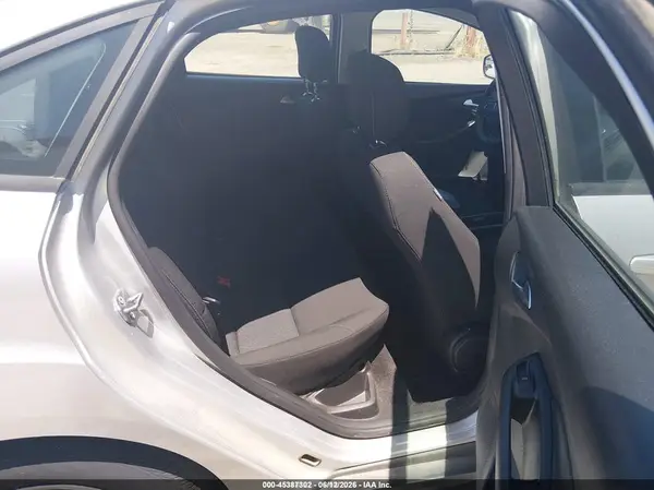 1FADP3F23JL328607 2018 FORD FOCUS - Image 8