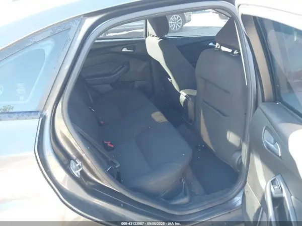 1FADP3F24GL240769 2016 FORD FOCUS - Image 8