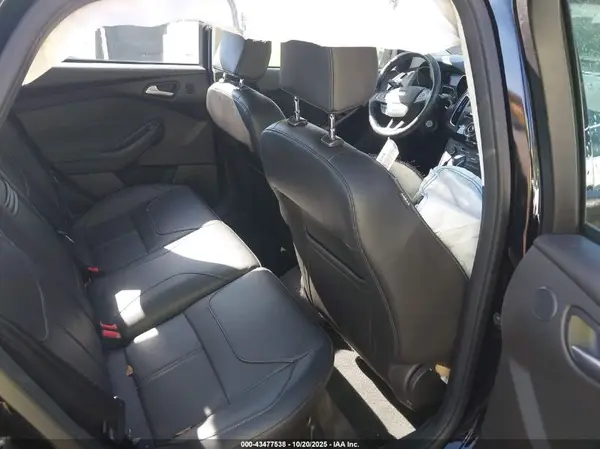 1FADP3F24GL274260 2016 FORD FOCUS - Image 8