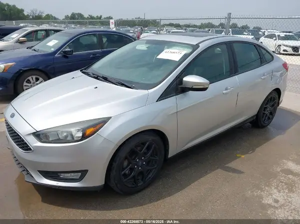 1FADP3F24GL295366 2016 FORD FOCUS - Image 2