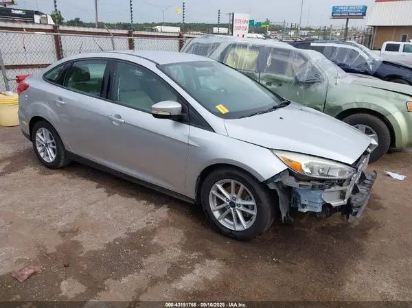 1FADP3F24HL294266 2017 FORD FOCUS - Image 1