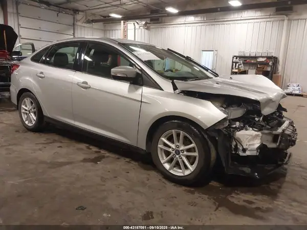 1FADP3F24HL325063 2017 FORD FOCUS - Image 1