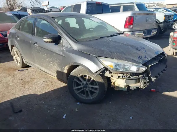 1FADP3F24HL325810 2017 FORD FOCUS - Image 1