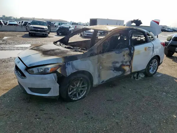 1FADP3F24HL347337 2017 FORD FOCUS - Image 1