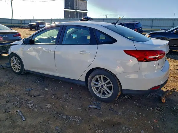 1FADP3F24JL250435 2018 FORD FOCUS - Image 2