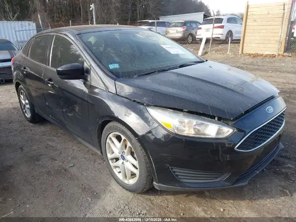 1FADP3F24JL252802 2018 FORD FOCUS - Image 1