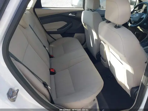 1FADP3F24JL256204 2018 FORD FOCUS - Image 8