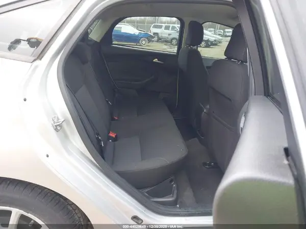 1FADP3F24JL272399 2018 FORD FOCUS - Image 8