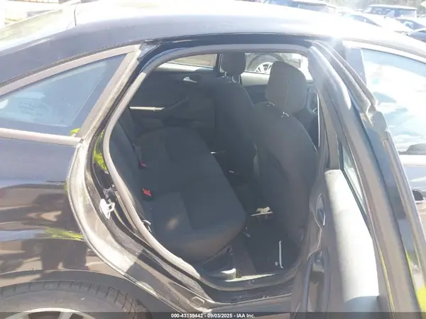 1FADP3F24JL306597 2018 FORD FOCUS - Image 8