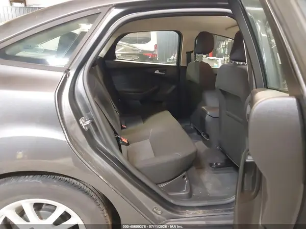 1FADP3F24JL328230 2018 FORD FOCUS - Image 8