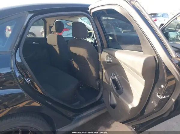 1FADP3F25GL246662 2016 FORD FOCUS - Image 8
