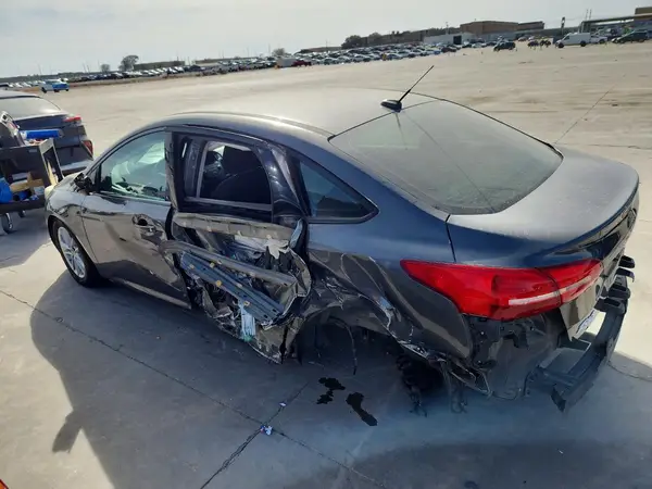 1FADP3F25GL305693 2016 FORD FOCUS - Image 2