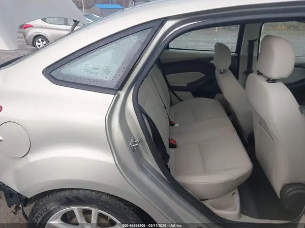 1FADP3F25GL352674 2016 FORD FOCUS - Image 8