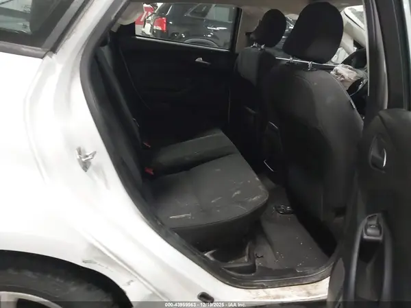 1FADP3F25GL405504 2016 FORD FOCUS - Image 8