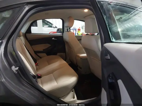1FADP3F25HL229877 2017 FORD FOCUS - Image 8