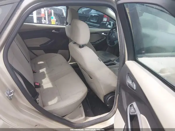 1FADP3F25HL274706 2017 FORD FOCUS - Image 8