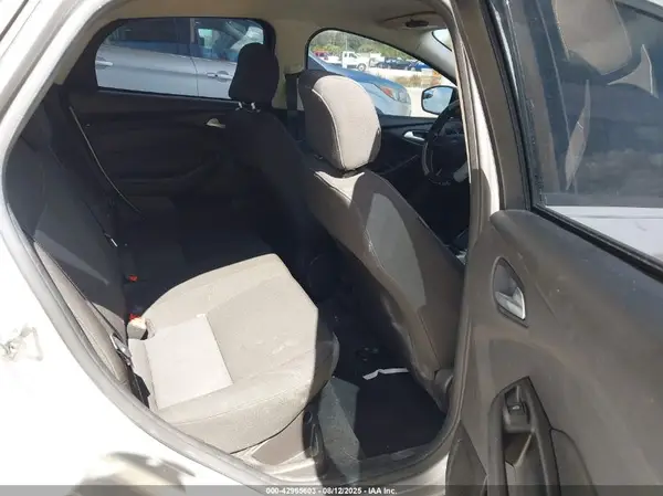 1FADP3F25HL303122 2017 FORD FOCUS - Image 8