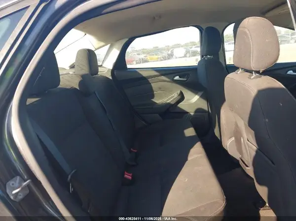 1FADP3F25HL320051 2017 FORD FOCUS - Image 8