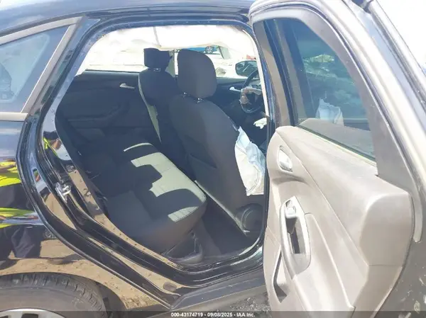 1FADP3F25HL322205 2017 FORD FOCUS - Image 8
