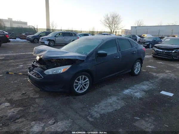 1FADP3F25JL200899 2018 FORD FOCUS - Image 2
