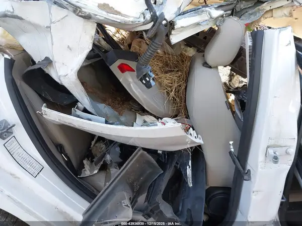 1FADP3F25JL225298 2018 FORD FOCUS - Image 8