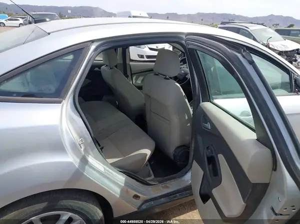 1FADP3F25JL225317 2018 FORD FOCUS - Image 8