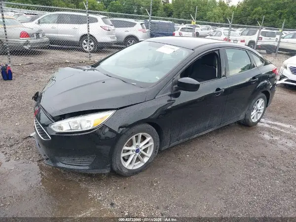 1FADP3F25JL257457 2018 FORD FOCUS - Image 2