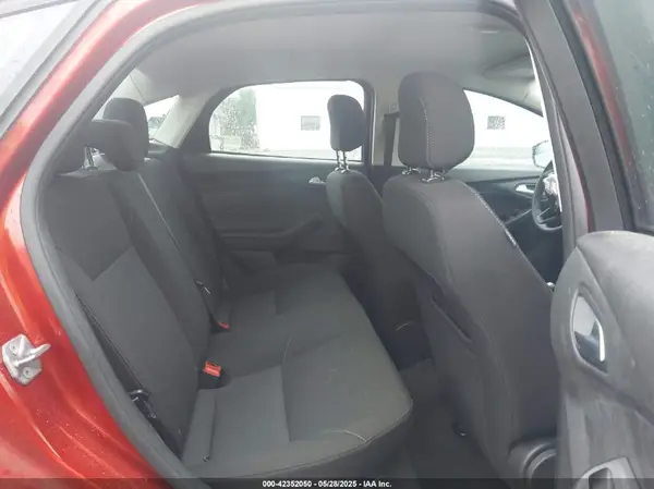 1FADP3F25JL265039 2018 FORD FOCUS - Image 8