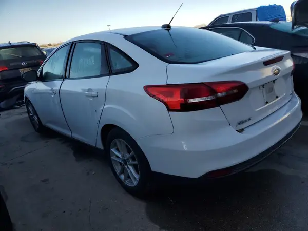 1FADP3F25JL272413 2018 FORD FOCUS - Image 2