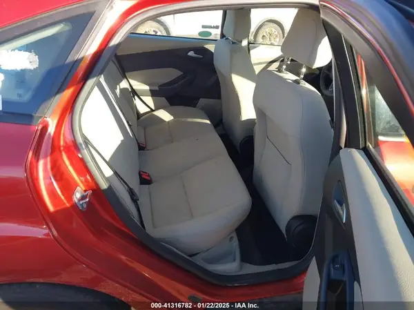1FADP3F25JL275330 2018 FORD FOCUS - Image 8