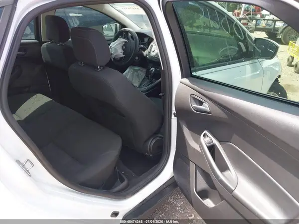 1FADP3F25JL300615 2018 FORD FOCUS - Image 8