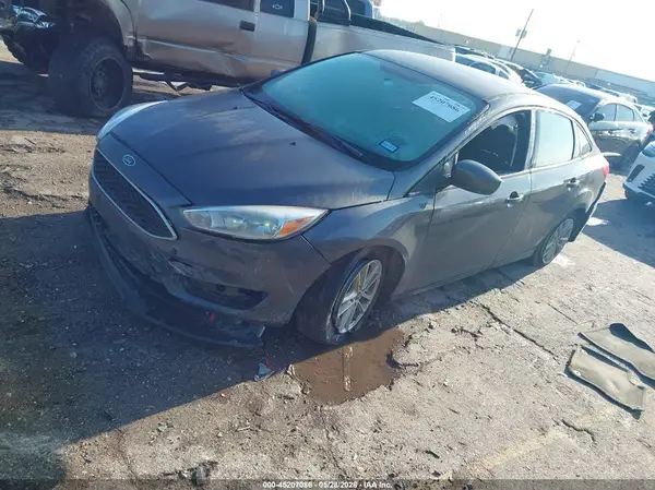 1FADP3F25JL306897 2018 FORD FOCUS - Image 2