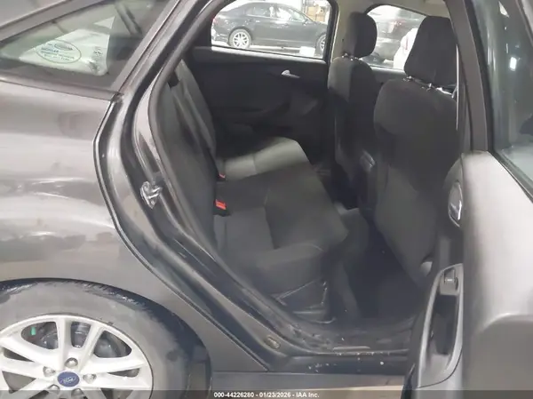 1FADP3F25JL321982 2018 FORD FOCUS - Image 8
