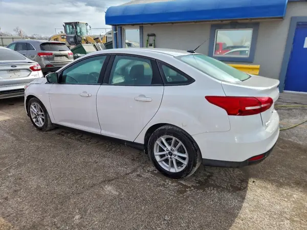 1FADP3F25JL327927 2018 FORD FOCUS - Image 2