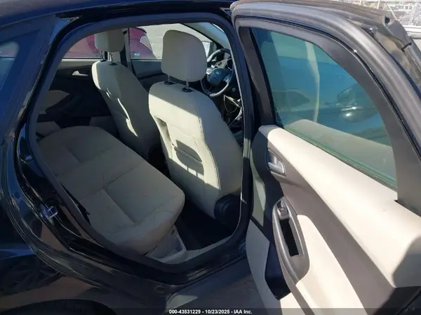1FADP3F26GL401509 2016 FORD FOCUS - Image 8