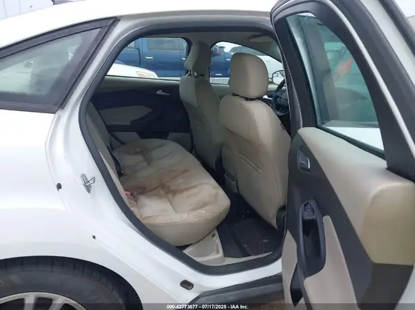 1FADP3F26HL223697 2017 FORD FOCUS - Image 8