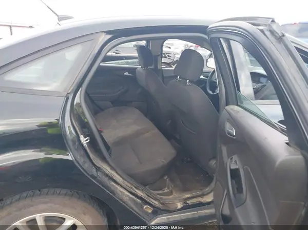 1FADP3F26HL264072 2017 FORD FOCUS - Image 8