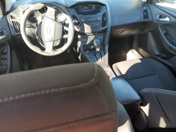 1FADP3F26HL271586 2017 FORD FOCUS - Image 8