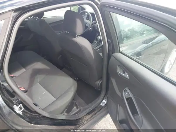 1FADP3F26HL326778 2017 FORD FOCUS - Image 8